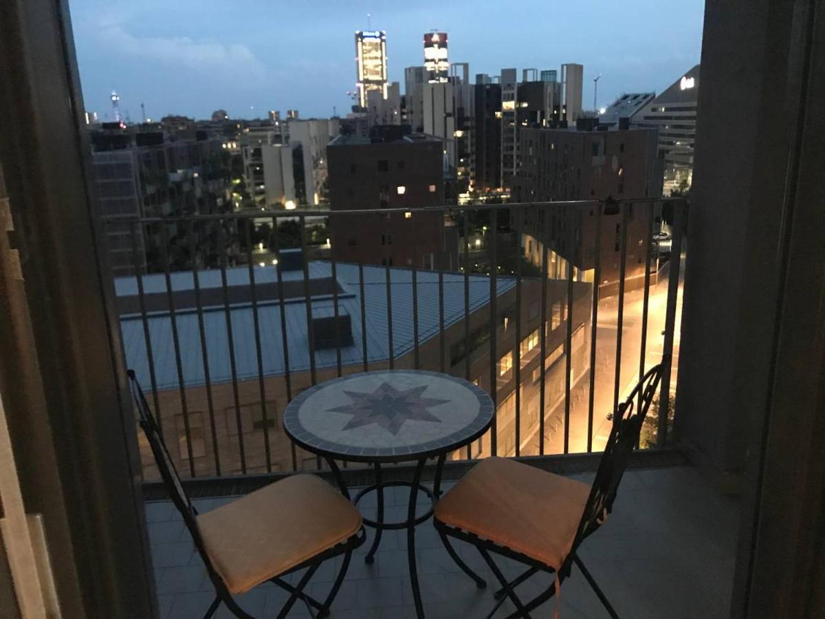 Apartament Fiera Milanocity View With Terrace Next To Shopping Mall Zewnętrze zdjęcie