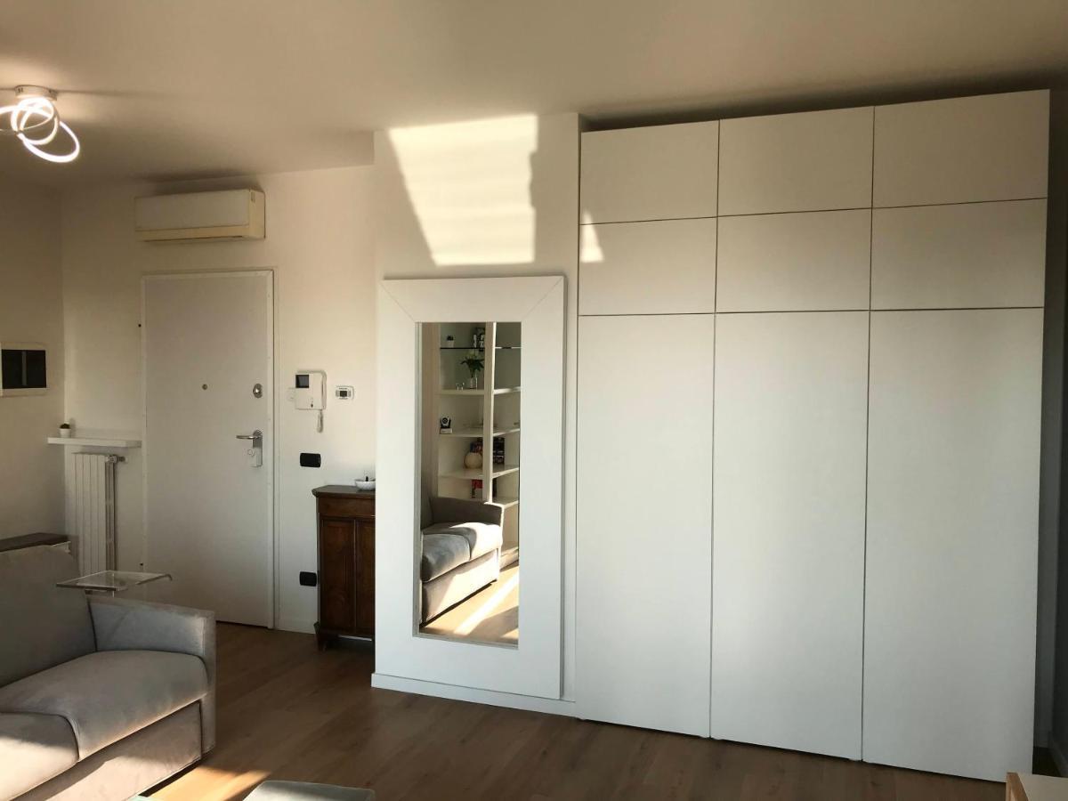 Apartament Fiera Milanocity View With Terrace Next To Shopping Mall Zewnętrze zdjęcie
