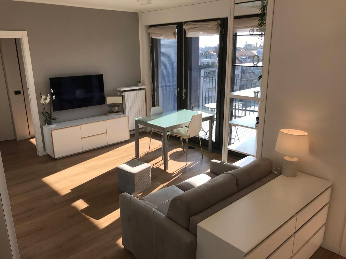 Apartament Fiera Milanocity View With Terrace Next To Shopping Mall Zewnętrze zdjęcie