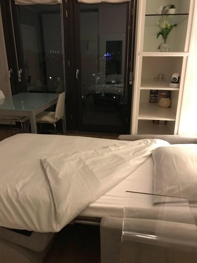 Apartament Fiera Milanocity View With Terrace Next To Shopping Mall Zewnętrze zdjęcie