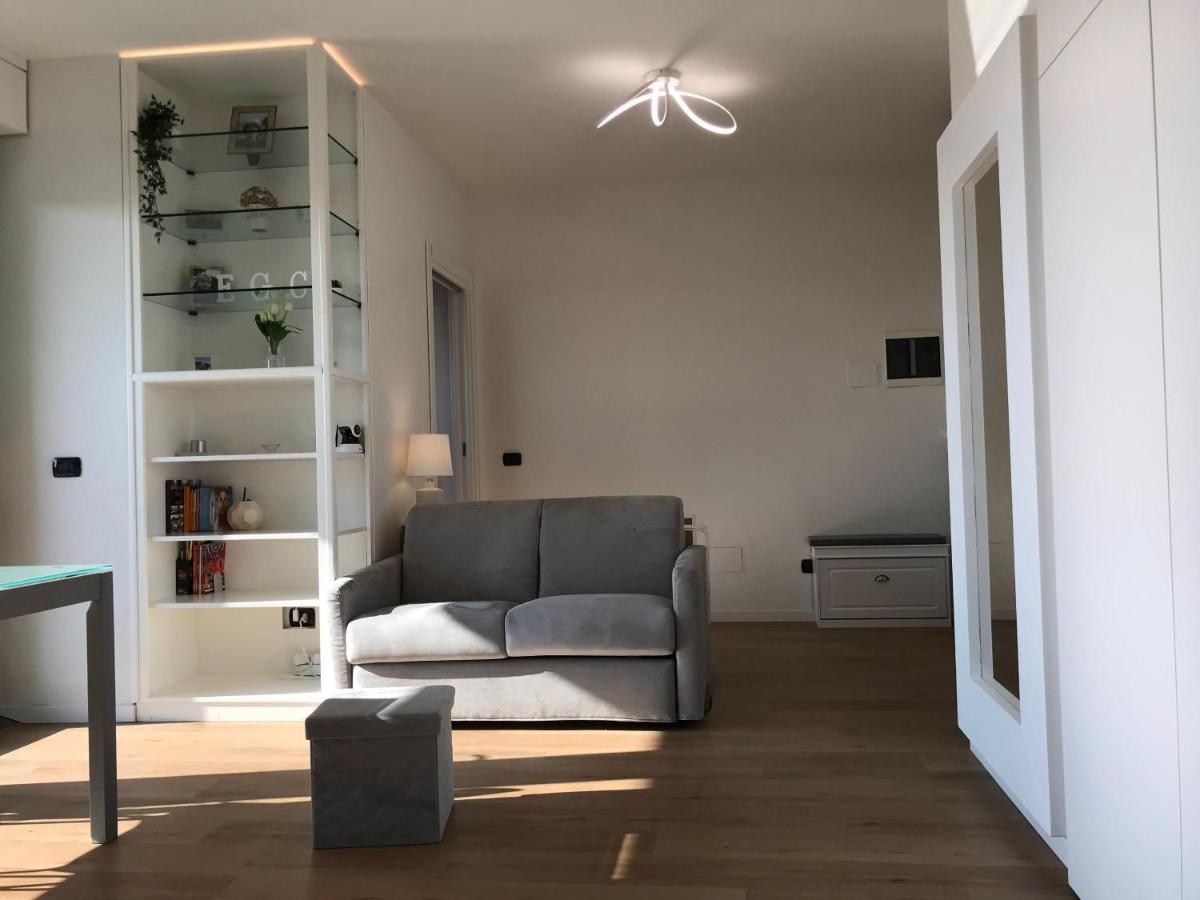 Apartament Fiera Milanocity View With Terrace Next To Shopping Mall Zewnętrze zdjęcie